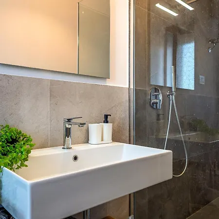 Metro Molinette - Skyline Prime 8th Floor - Grandmaison